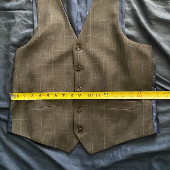 Combatant Gentlemen Brown/Blue Windowpane 3-piece Suit - Picture 13 of 16